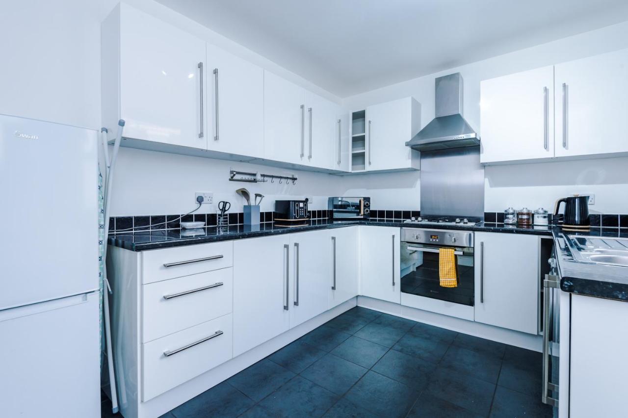 Finchley House Lovely House In Anfield, 2 Minutes Walk From The Stadium, Parking And Wifi Villa ลิเวอร์พูล ภายนอก รูปภาพ